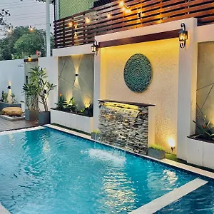 Hotel 8 Luxury, Negombo